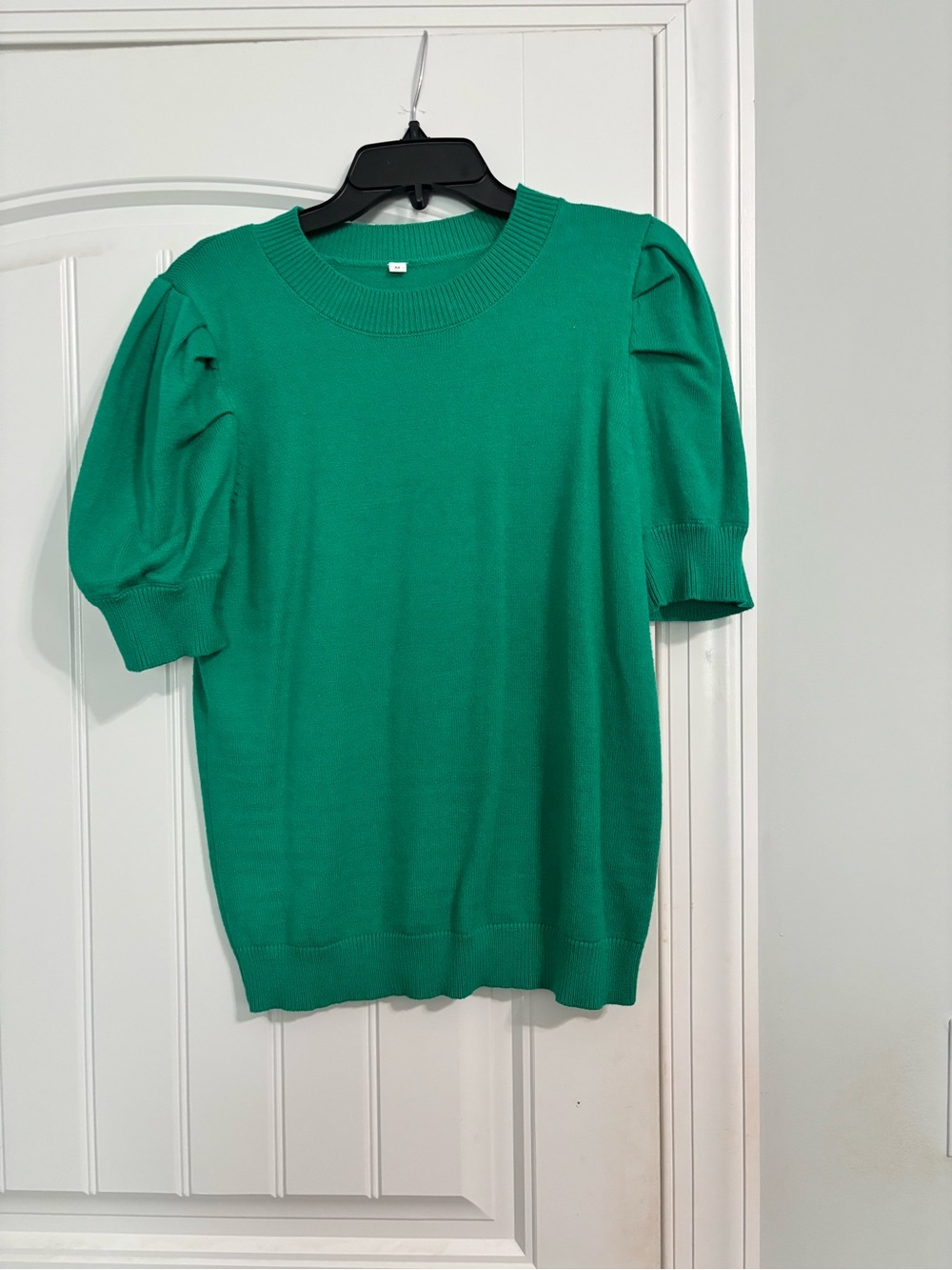 Green short sleeve sweater